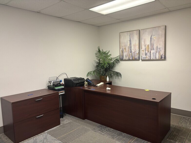 More Photos Of 504 Capital Cir SE, Tallahassee Office For Lease