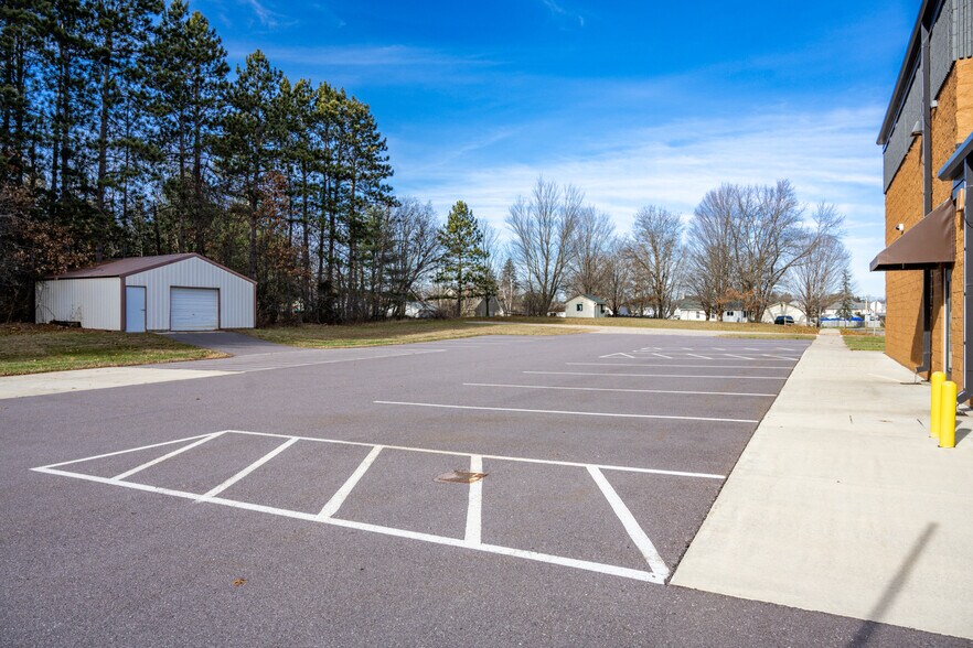 More Photos Of 201 Hoehn dr, Lyndon Station Specialty For Sale