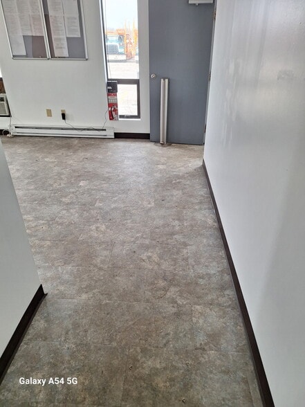 More Photos Of 5211 Oster Rd, Sheffield Village Truck Terminal For Lease