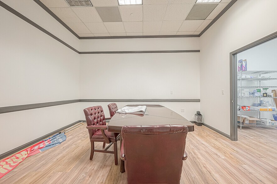 More Photos Of 13111 Westheimer Rd, Houston Office For Sale