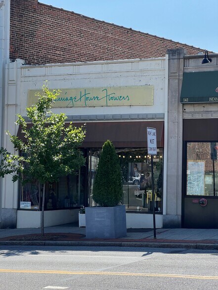 More Photos Of 139-141 E Post Rd, White Plains Freestanding For Lease