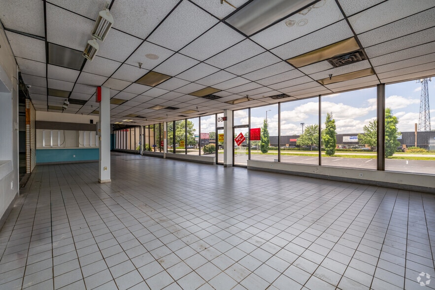 More Photos Of 2550 Regency Rd, Lexington Showroom For Lease