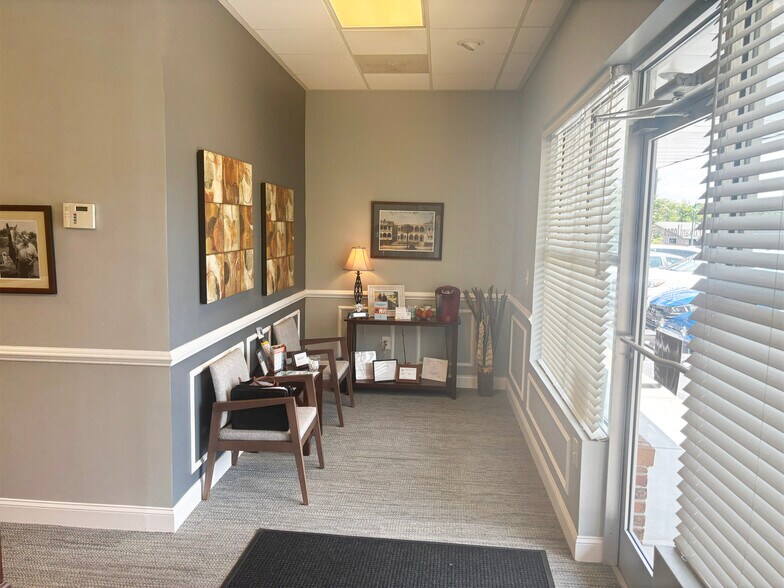 More Photos Of 108 Central Ave, Goose Creek Office For Sale