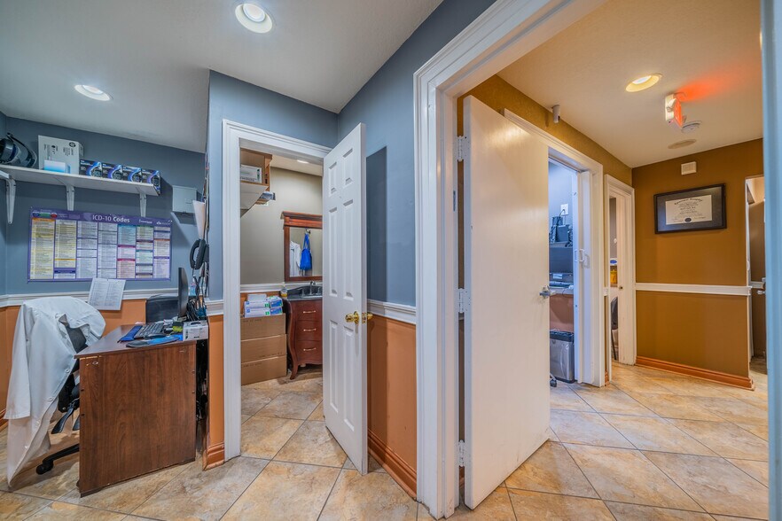 More Photos Of 10508 Gibsonton Dr, Riverview Medical For Sale