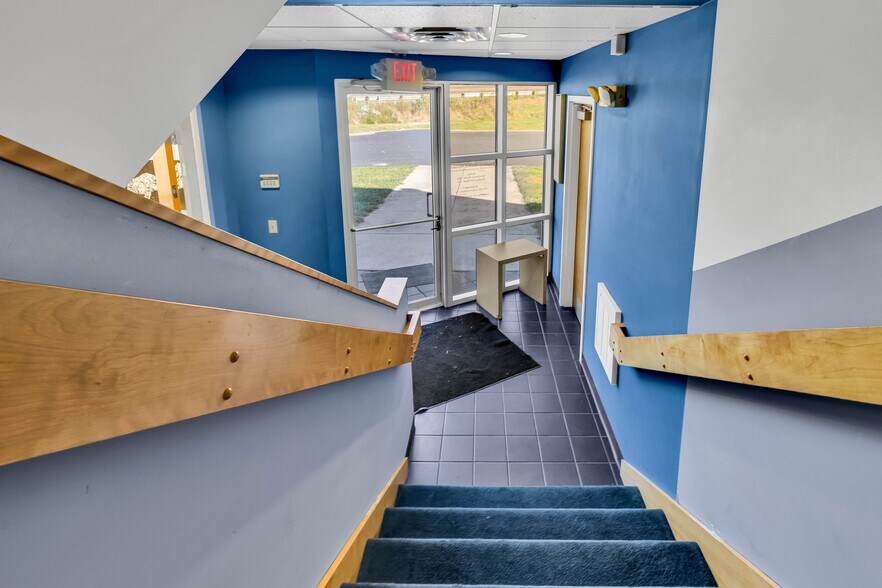 More Photos Of 3050 Delta Marine Dr, Columbus Office For Sale