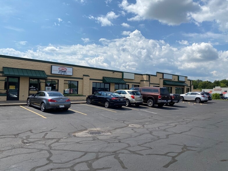 Primary Photo Of , Hudson General Retail For Sale