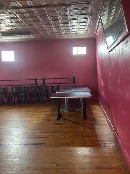 More Photos Of 2715 Hammonds Ferry Rd, Lansdowne Specialty For Lease