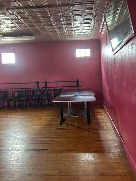 More Photos Of 2715 Hammonds Ferry Rd, Lansdowne Specialty For Lease