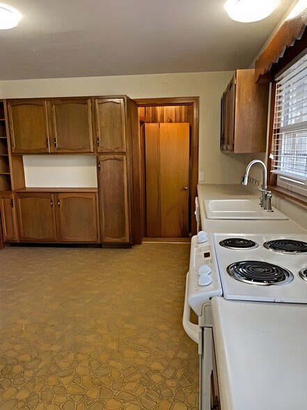 More Photos Of 520 Baird Cove Rd, Franklin Apartments For Sale