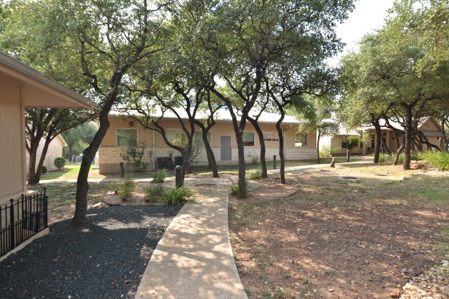 More Photos Of 2440 US 290, Dripping Springs Storefront Retail Office For Lease