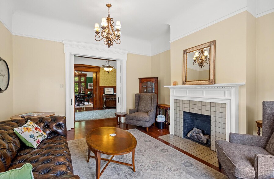 More Photos Of 401 Park Ave, Newport Office For Sale