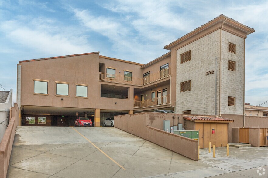 More Photos Of 3742 Katella Ave, Los Alamitos Medical For Lease