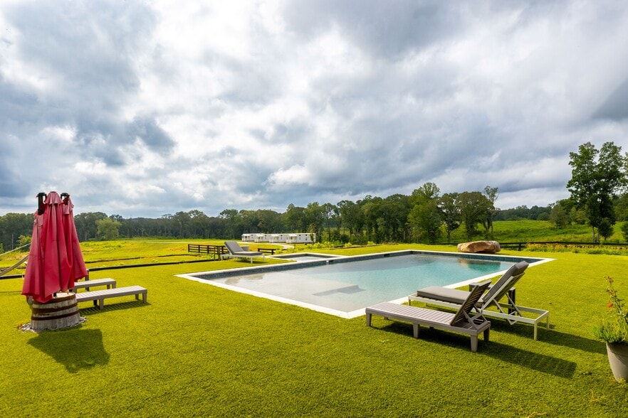 More Photos Of 2199 Roosterville Rd, Roopville Horse Stables For Sale