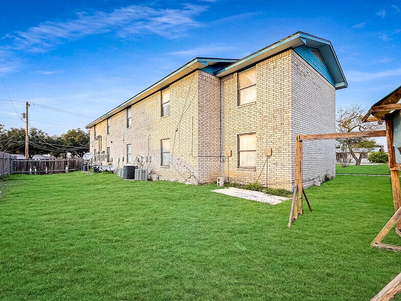 More Photos Of 1870 King David Dr, Three Rivers Apartments For Sale