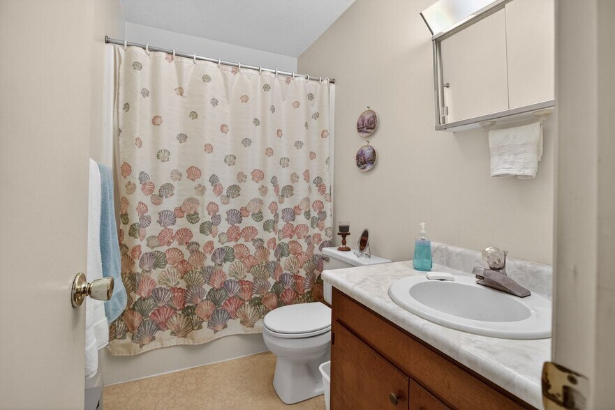 More Photos Of 990 Chicago Ave, Harrisonburg Apartments For Sale