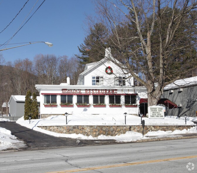 More Photos Of 429 Canada St, Lake George Restaurant For Sale