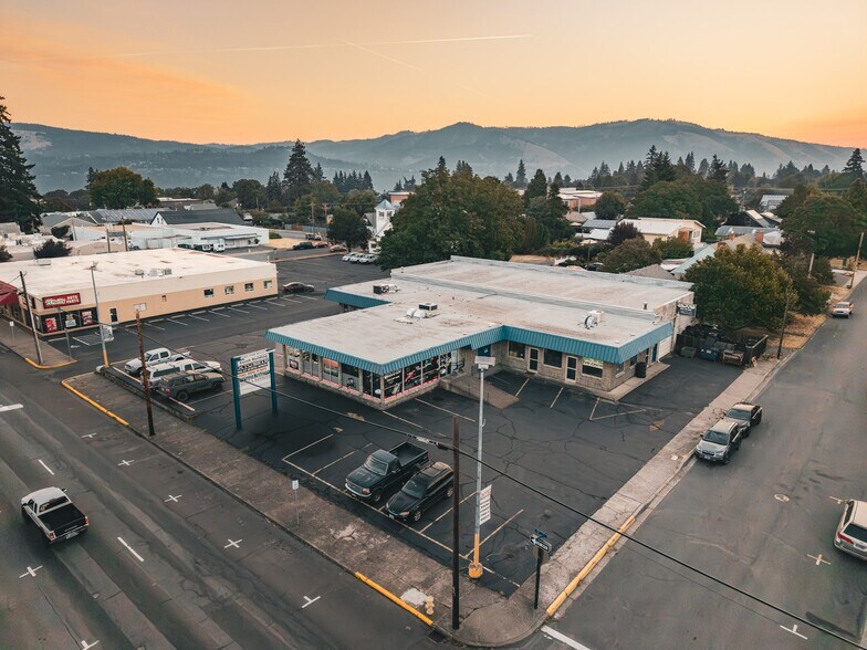 Primary Photo Of 1203 12th St, Hood River Showroom For Sale