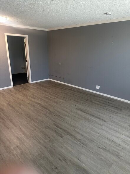 More Photos Of 20786 Bear Valley Rd, Apple Valley Office For Lease