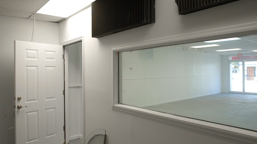 More Photos Of 1429 San Marco Blvd, Jacksonville General Retail For Sale