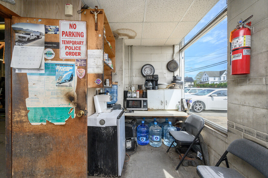 More Photos Of 1423 Corlies Ave, Neptune Auto Repair For Sale