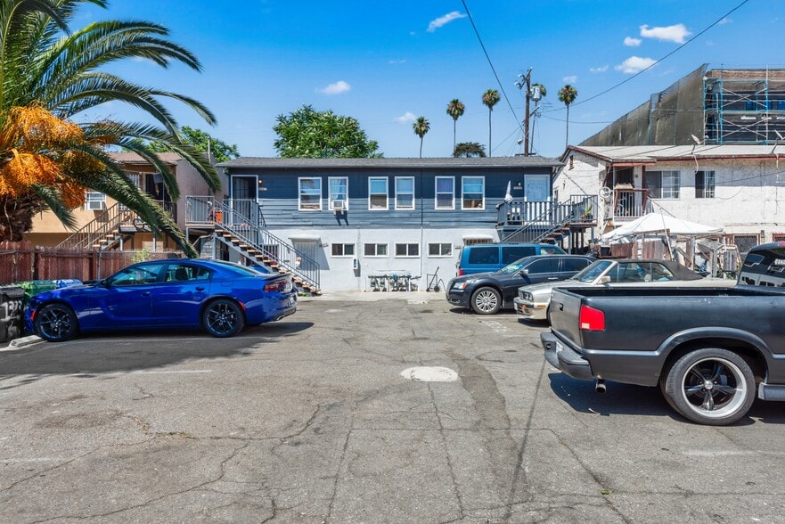 More Photos Of 1323 E Adams Blvd, Los Angeles Apartments For Sale