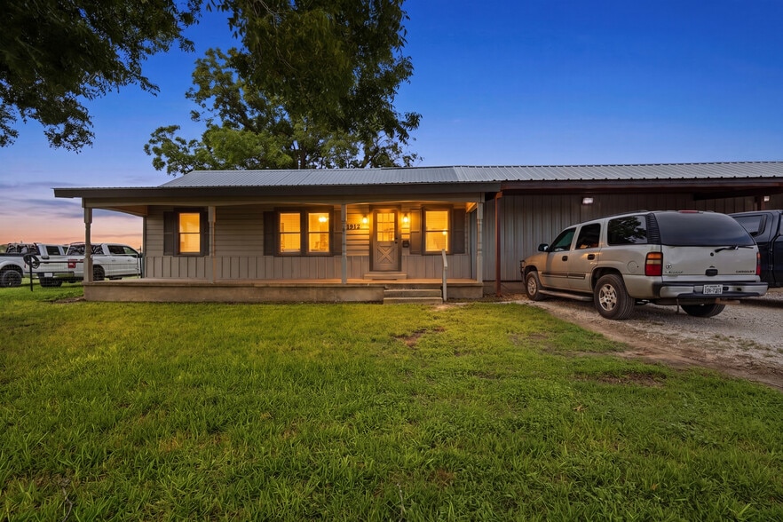 More Photos Of 1512 Posey Rd, San Marcos Office For Sale
