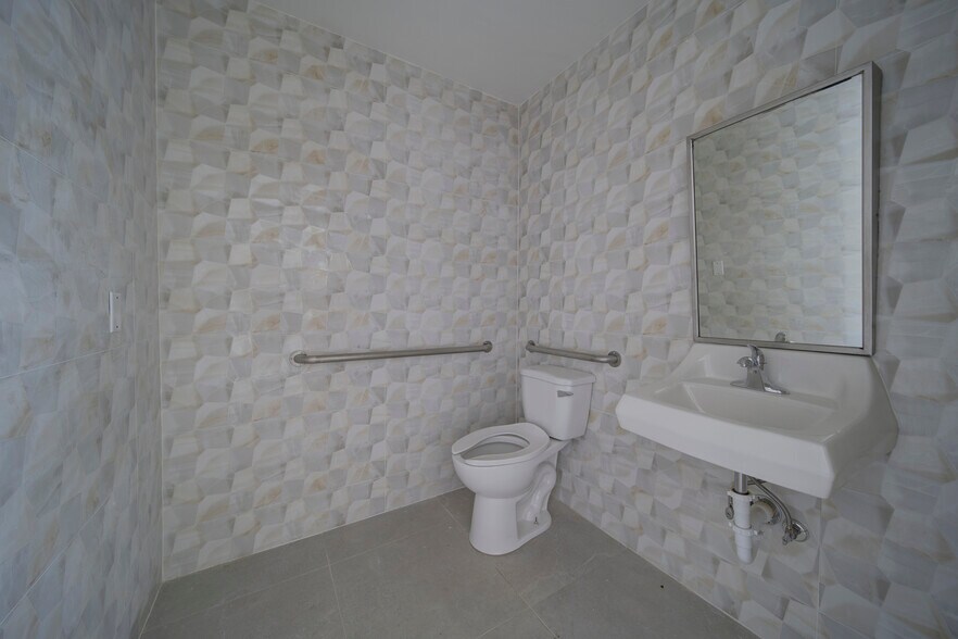 More Photos Of 3791 Bird Rd, Miami Restaurant For Lease