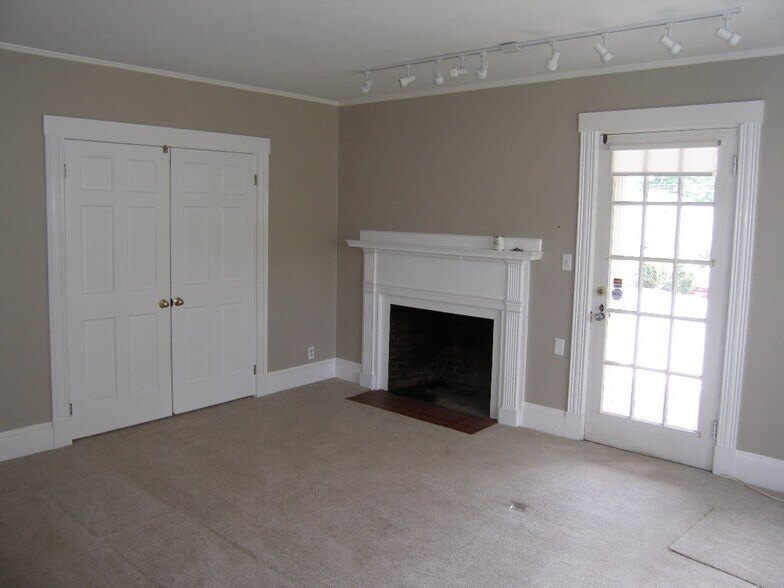 More Photos Of 356 Boston Post Rd, Sudbury Office For Sale