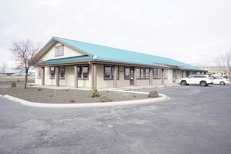More Photos Of 2600 Business Pkwy, Union Gap Medical For Lease