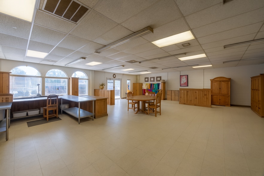 More Photos Of 2332 N Saint Marys St, San Antonio Freestanding For Sale