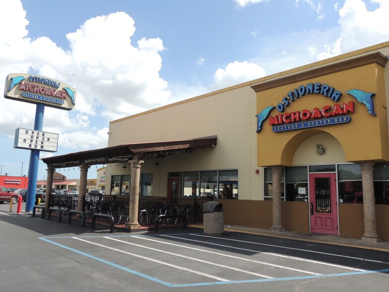 More Photos Of 1000-1094 Federal Rd, Houston Unknown For Lease