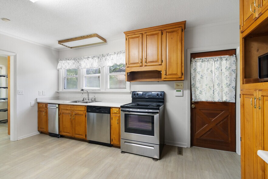 More Photos Of 23425 US Highway 76, Clinton Land For Sale