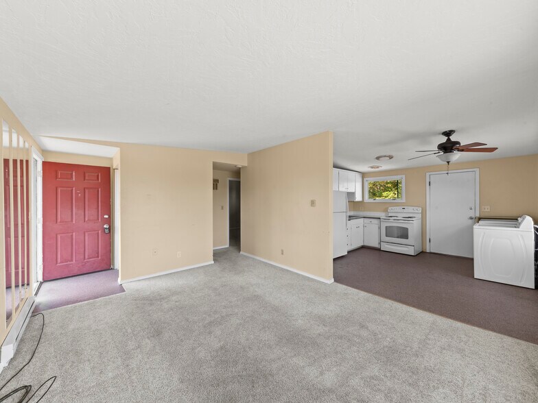 More Photos Of 5004-5010 E 1st Ave, Spokane Valley Apartments For Sale