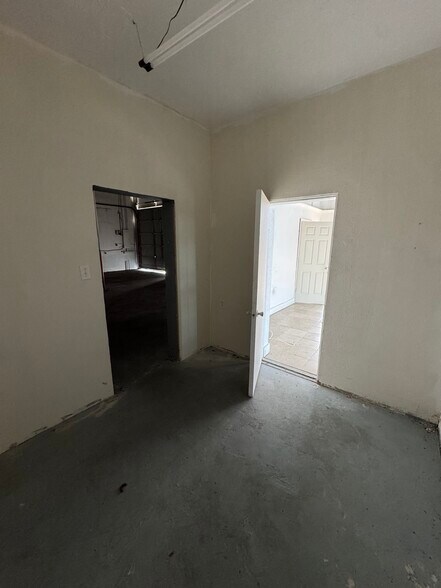 More Photos Of 89 Sr 471, Sumterville Service Station For Lease