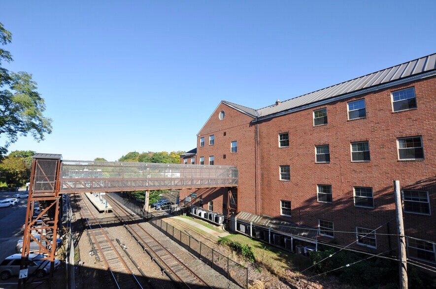 More Photos Of 2 Depot Plz, Bedford Hills Medical For Lease