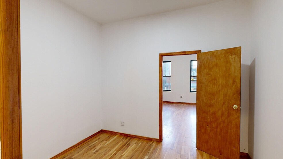 More Photos Of 954 Manhattan Ave, Brooklyn Apartments For Sale