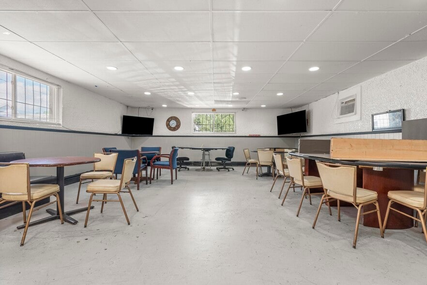 More Photos Of 348 Franklin Ave, Hartford Restaurant For Sale