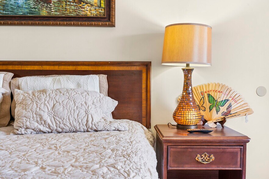 More Photos Of 1325 W Highway 76, Branson Hotel For Sale