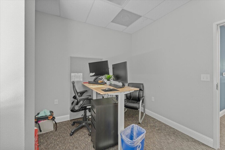 More Photos Of 2155 Larkspur Ln, Redding Office For Sale