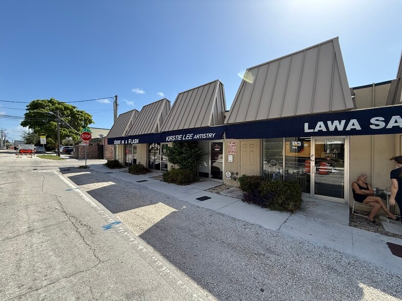 More Photos Of 1015-1019 SE 17th St, Fort Lauderdale Freestanding For Lease