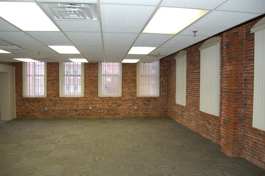More Photos Of 53-63 Wingate St, Haverhill Office For Lease