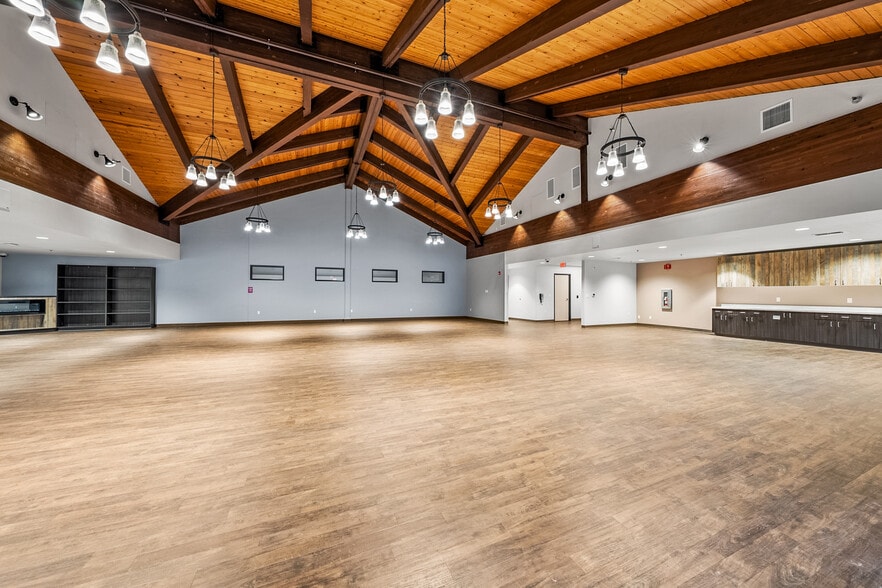 More Photos Of 2166 NW Vine St, Grants Pass Medical For Sale