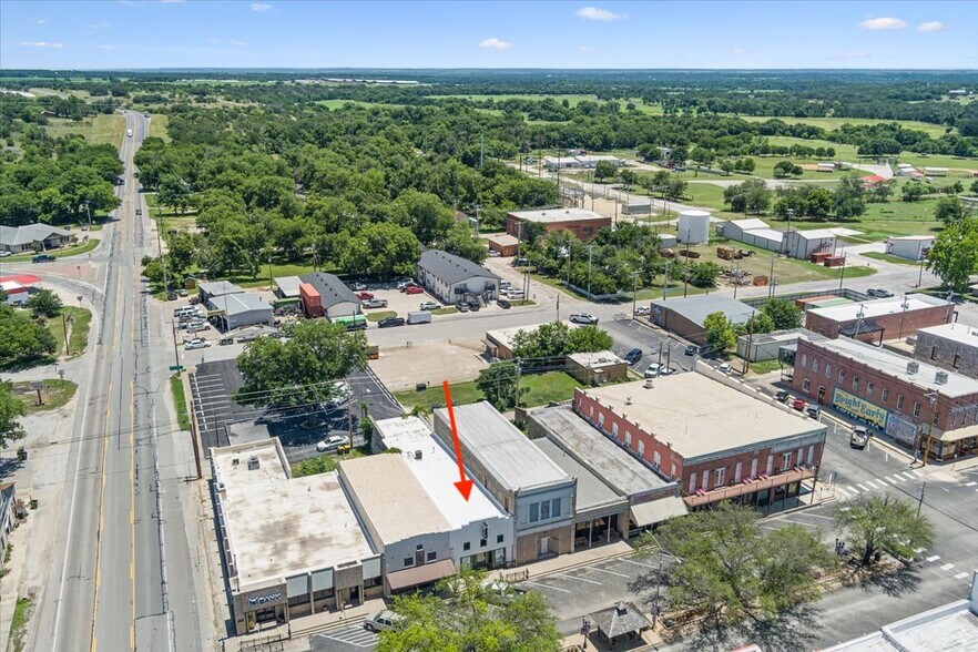 More Photos Of 125 N Pecan St, Hico General Retail For Sale