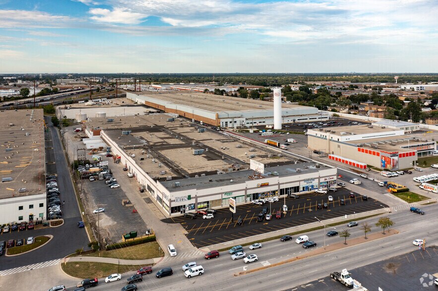 More Photos Of 2225 W North Ave, Melrose Park General Retail For Lease