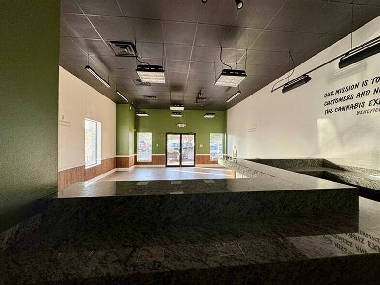 More Photos Of 1705 E Del Mar, Laredo Freestanding For Lease