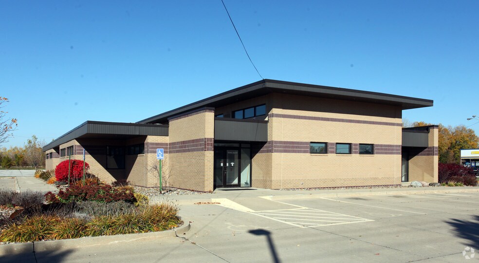 More Photos Of 1530 E Euclid Ave, Des Moines Medical For Lease