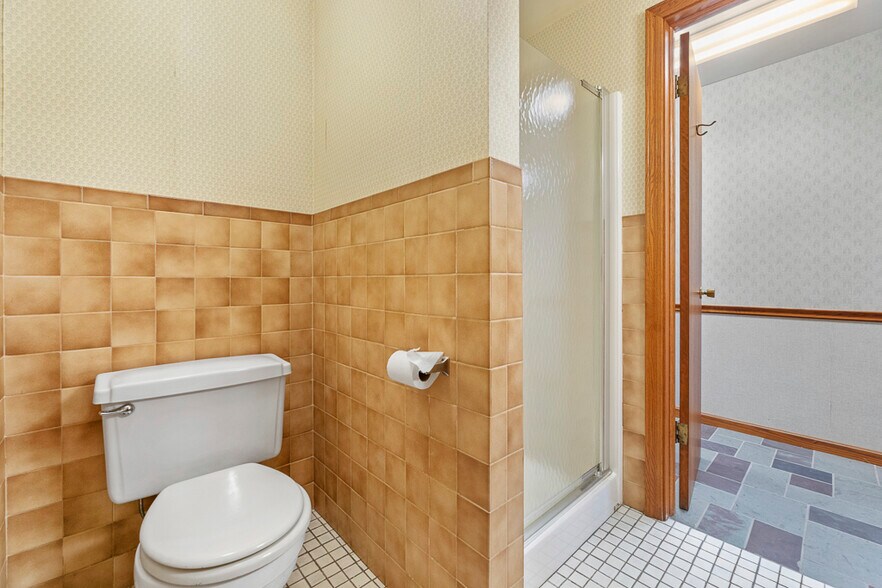 More Photos Of 14924 Beloit Snodes Rd, Beloit Manufacturing For Lease