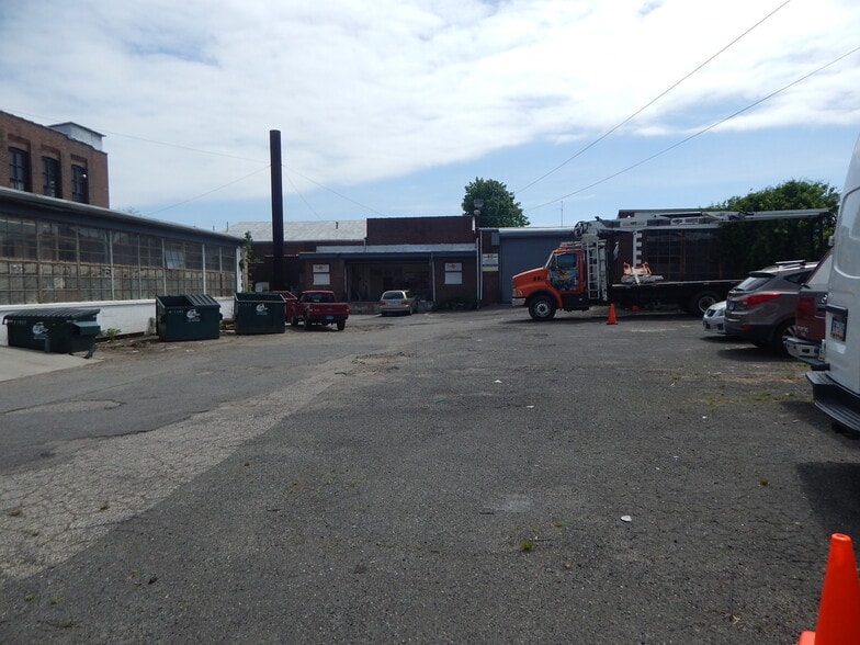 More Photos Of 209 Center St, Bridgeport Warehouse For Sale