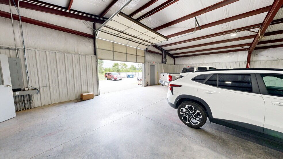 More Photos Of 2087 Long St, Springdale Warehouse For Lease