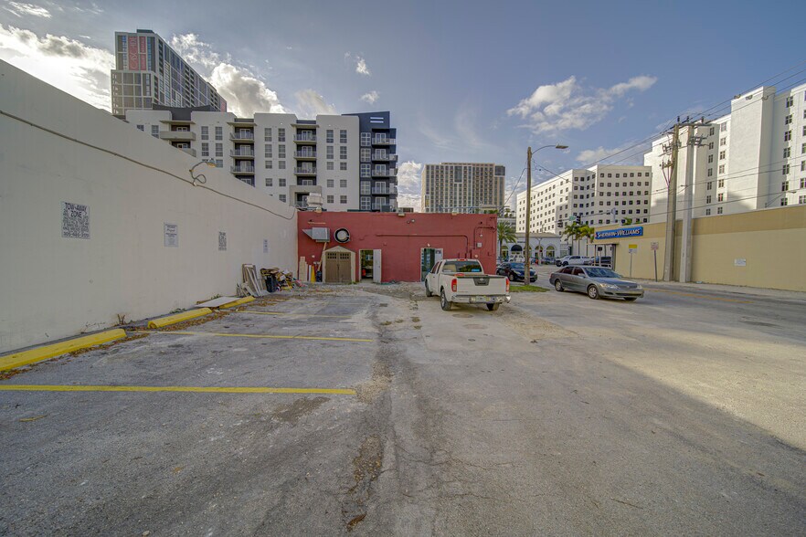 More Photos Of 3791 Bird Rd, Miami Restaurant For Lease